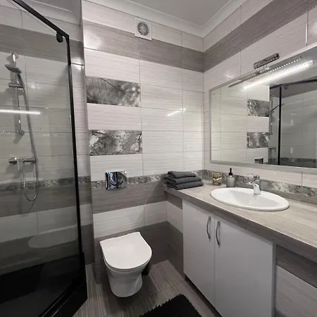 вікторія гарденс Apartment